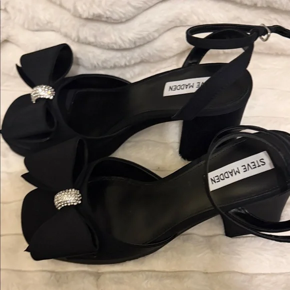 Steve Madden Black Heels with Bow and Rhinestones - Picture 3 of 8